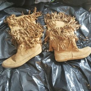 Fringe boots